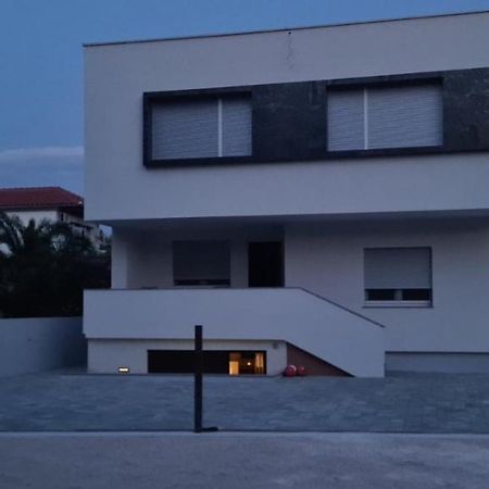 Apartments Lackovic Starigrad Paklenica Exterior foto